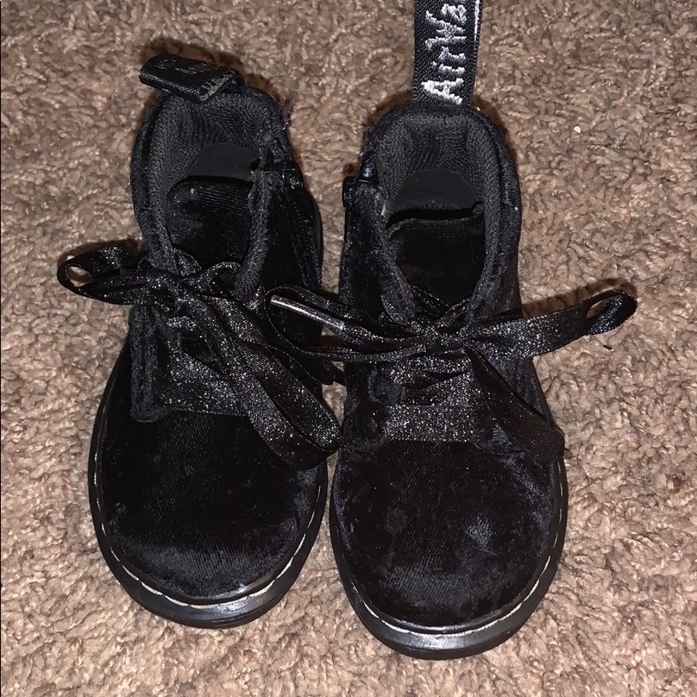 Little girl suede boot